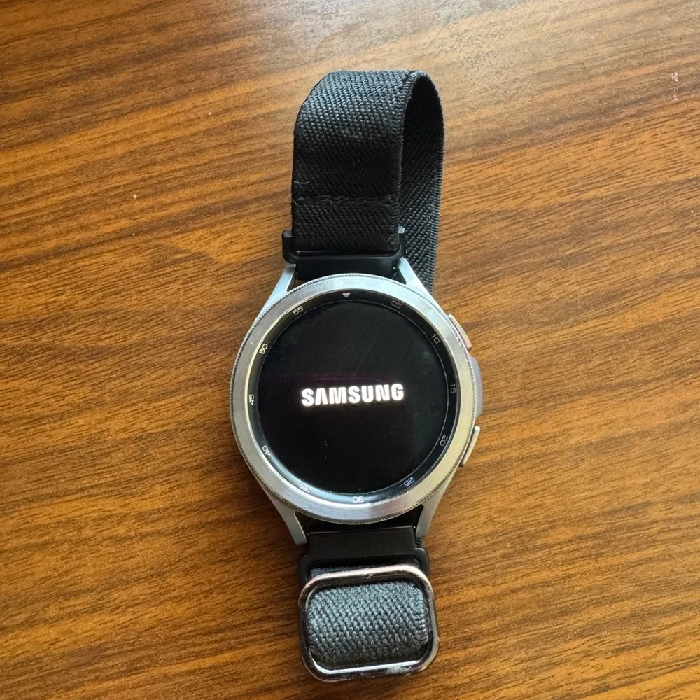 Samsung Galaxy 4 Smartwatch with Black Strap